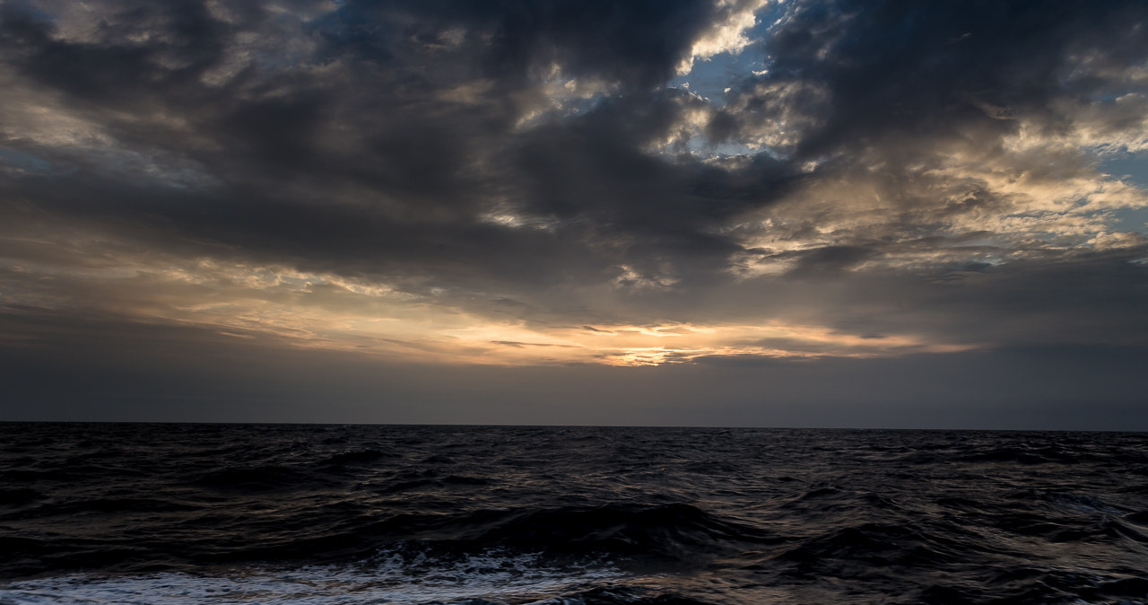 Poszukiwania wraku na Morzu Północnym wiążą się z dużym niebezpieczeństwem /fot. Grzegorz Pastuszak/One1 Studio /materiały prasowe