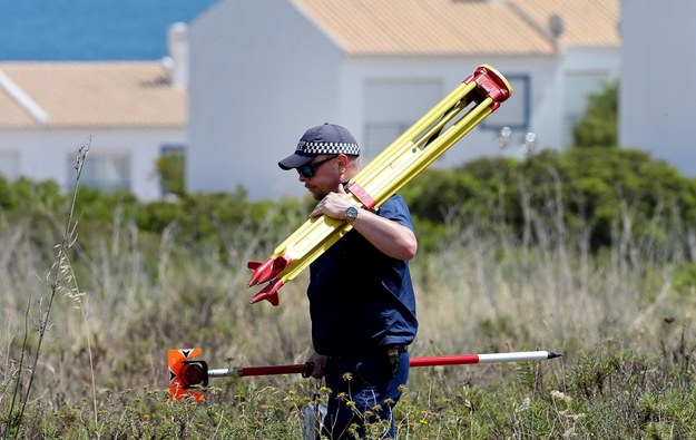 Poszukiwania zaginionej dziewczynki w kurorcie Praia da Luz /LUIS FORRA /PAP/EPA