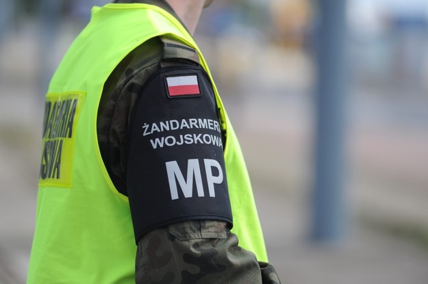 Poszukiwania żołnierza trwały ponad osiem godzin /Marcin Bielecki /PAP