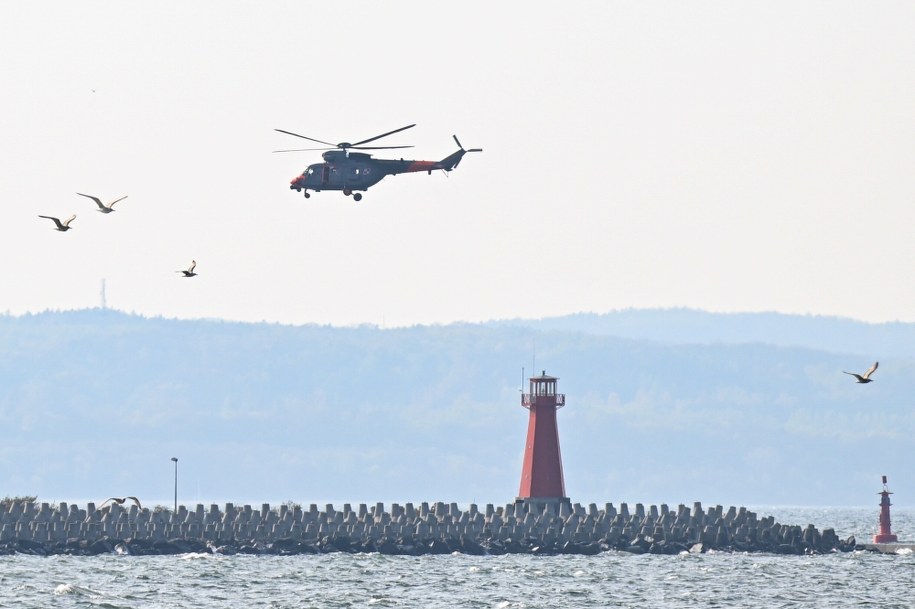 Poszukiwania żołnierza wojsk-specjalnych na Bałtyku w okolicy Westerplatte w Gdańsku /Adam Warżawa /PAP