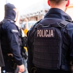 Poszukiwany zabarykadował się w mieszkaniu z dzieckiem. Kontrterroryści w akcji