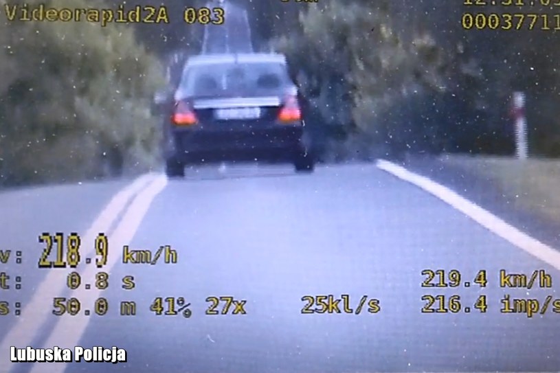 Potem była jazda niemal 220 km/h /Policja