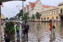 Potężna burza z gradem przeszła nad Gdańskiem. Zalane są ulice i tunele