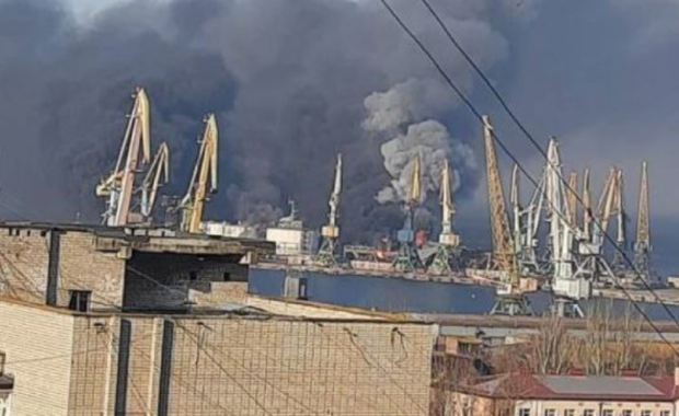 Potężna eksplozja w porcie w Berdiańsku. Płonie skład paliwa [FILM] 