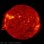 Potężna protuberancja osiągnęła długość połowy średnicy Słońca