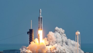 Potężna rakieta SpaceX znowu poleciała w kosmos. Po 18 miesiącach przerwy