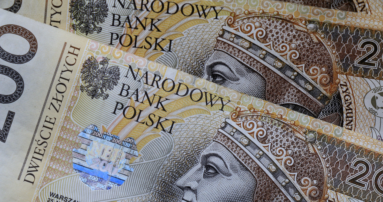 ​Potężne kary dla kierowców. 1866 zł za 1 dzień spóźnienia /123rf /123RF/PICSEL