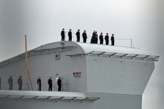 Potężny brytyjski lotniskowiec wchodzi do służby