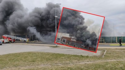 Potężny pożar chińskiego marketu. Jest alert RCB