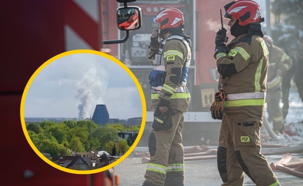 ​Potężny pożar pod Poznaniem. Gęsty dym widoczny z daleka