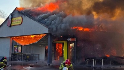 Potężny pożar w Polkowicach. Biedronka w ogniu