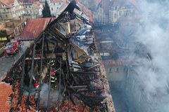 Potężny pożar w uzdrowisku w Szczawnie-Zdroju 