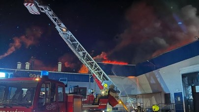 Potężny pożar zakładu mięsnego w Chróścinie