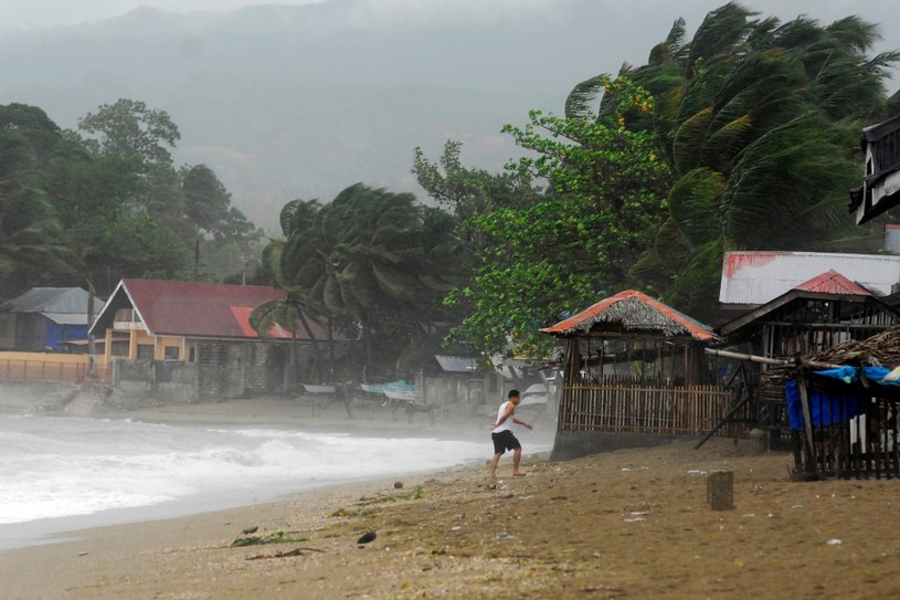 Potężny tajfun uderzył w Filipiny. Prędkość wiatru przekroczyła 270 km/h /AFP