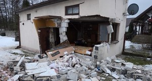 Potężny wybuch gazu. 88-latka poważnie ranna, wnuk wyniósł babcię z domu