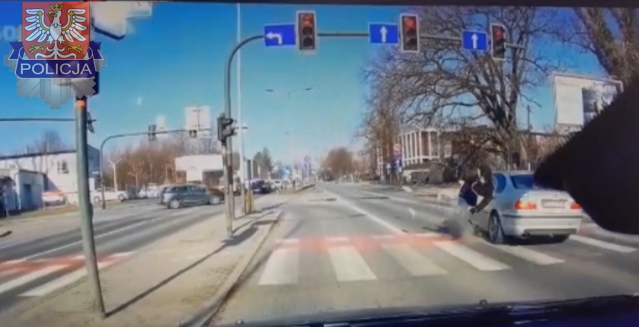 Potrącił kobietę i uciekł. 25-latek stanie przed sądem [WIDEO]