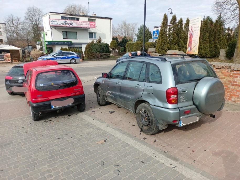 Potrąconego chłopca śmigłowcem LPR przetransportowano do szpitala /KPP Kartuzy /Policja