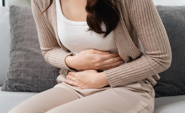 Potworne cierpienia nastolatki. Miała w brzuchu prawie... 1 kilogram włosów