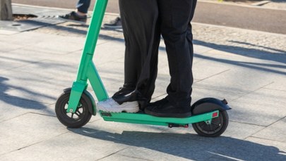 "Potwory elektryczne". Minister "cięty" na hulajnogi, będą nowe przepisy?