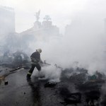 Potyczki o ostatnie barykady na Majdanie