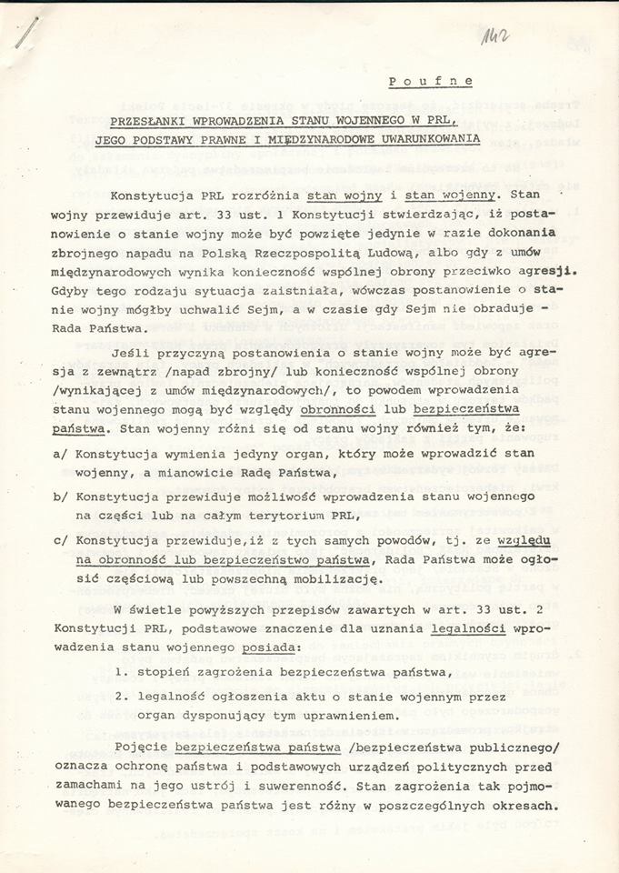 Poufne opracowanie "Przesłanki wprowadzenia stanu wojennego w PRL, jego podstawy prawne i międzynarodowe uwarunkowania", AAN, PZPR KC w Warszawie, sygn. XXXVI-2, s. 142 - 150. /Archiwum Akt Nowych