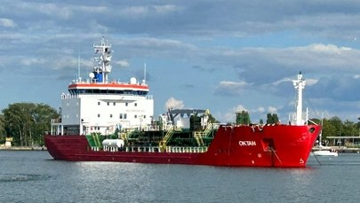 Poważna awaria tankowca w Świnoujściu. Rzucono kotwice 