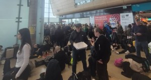 Poważne utrudnienia na lotnisku w Modlinie. Wielogodzinne opóźnienia