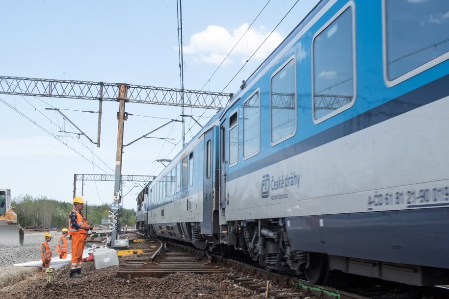 Opóźnione pociągi jadące Centralną Magistralą Kolejową