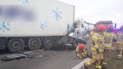 Poważny wypadek na A2. Zderzyły się trzy ciężarówki, lądował LPR