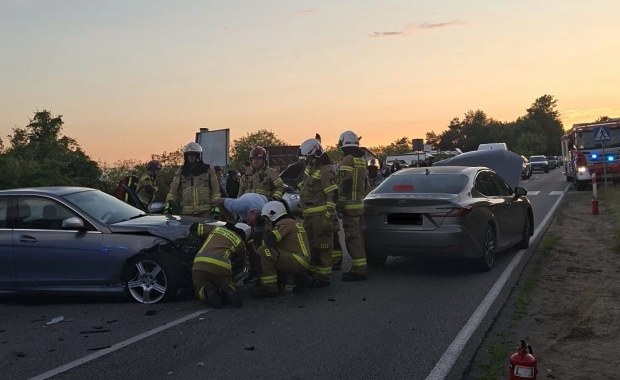 Poważny wypadek na Półwyspie Helskim. Zderzenie trzech samochodów
