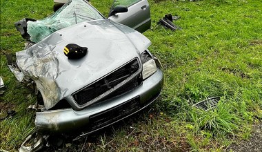 Poważny wypadek pod Limanową. Auto zostało rozerwane na części