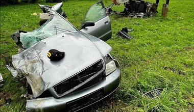 Poważny wypadek pod Limanową. Auto zostało rozerwane na części