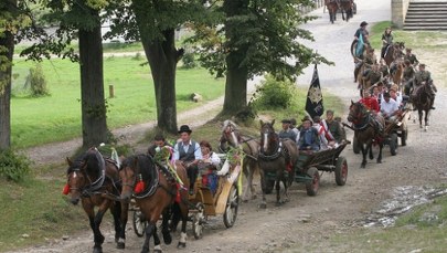 ​Poważny wypadek podczas pielgrzymki. Proboszcz ciężko ranny