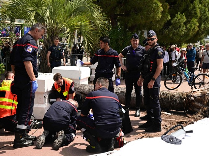 Poważny wypadek w Cannes. Palma spadła na agenta aktora
