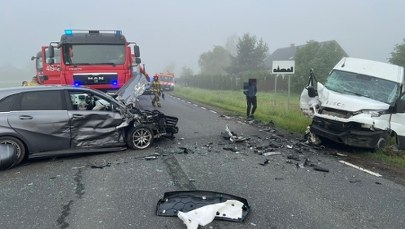 Poważny wypadek w Gołyminie. Zderzenie trzech pojazdów