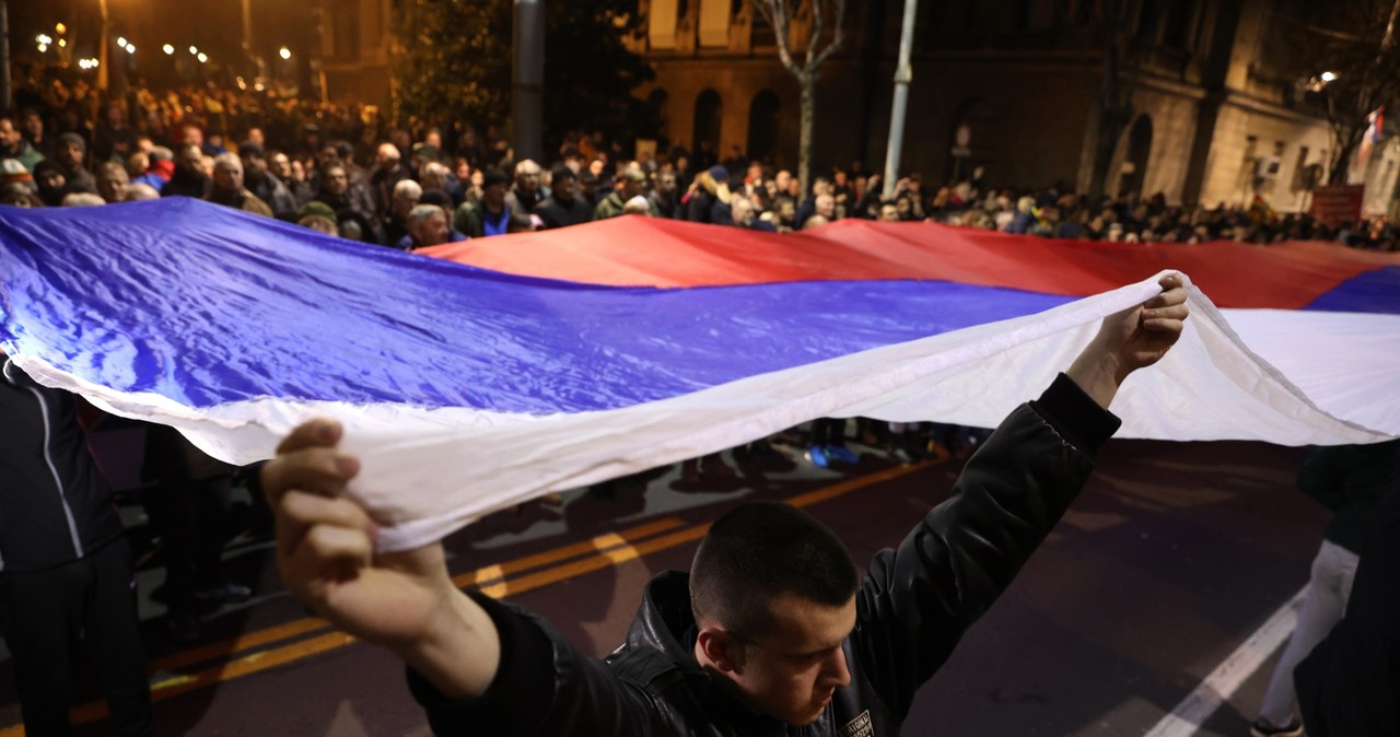 Powiązani z grupą Wagnera demonstranci domagają się "rosyjskiego rozwiązania kwestii Kosowa"