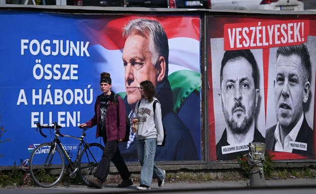 Powiązany z Orbanem biznesmen oddaje firmy państwu. Dlaczego?