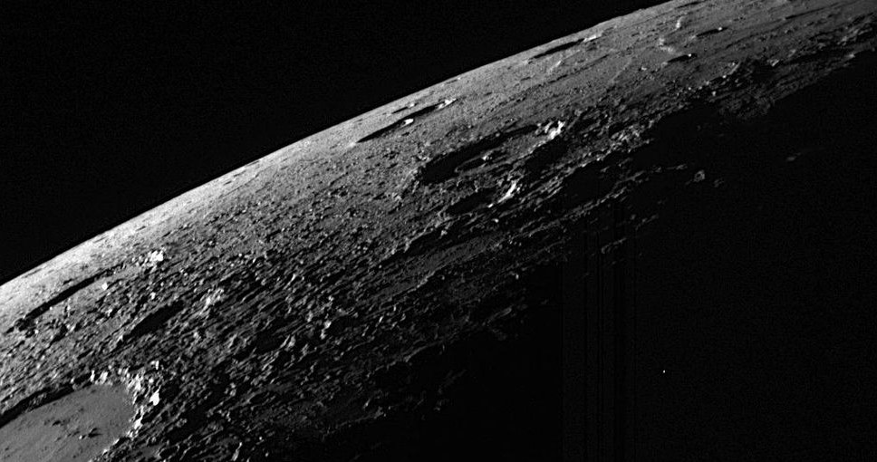 Powierzchnia Merkurego na zdjęciu z sondy Messenger należącej do NASA /NASA/JPL /materiał zewnętrzny