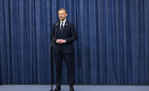 "Powinni zapaść się pod ziemię". Bogucki o "instrukcji" dla Nawrockiego