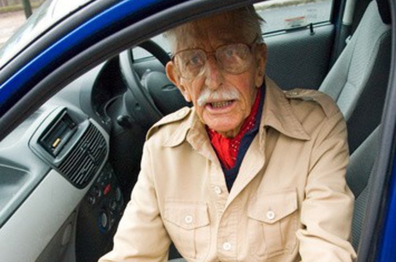 Powinno się wprowadzić obowiązkowe badania dla starszych kierowców? (zdjęcie ilustracyjne) /M2U /East News