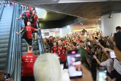Powitanie polskich siatkarzy na lotnisku w Warszawie