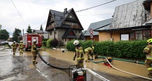 Powódź błyskawiczna na Podhalu. W Białym Dunajcu sytuacja jest fatalna [FILMY]