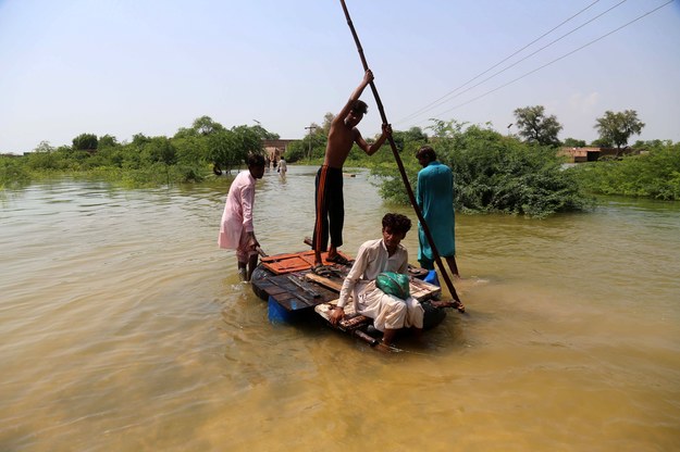 Powódź w Pakistanie /NADEEM KHAWER /PAP/EPA