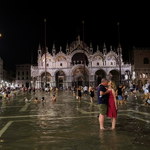 ​Powódź w Wenecji turystom nie przeszkadza