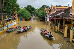 Powódź w Wietnamie. Turystyczne miasto Hoi An pod wodą