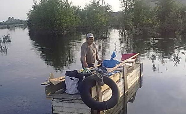 Powodzianie ze wsi Zagłoba nadal odcięci od świata