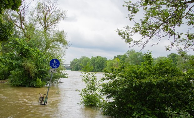 Powodzie i lawiny błotne we Włoszech. Spadła "bomba wodna"