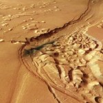 Mars Express Powodzie na Marsie? Orbiter ESA uchwycił skutki kataklizmu na zdjęciach