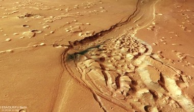 Powodzie na Marsie? Orbiter ESA uchwycił skutki kataklizmu na zdjęciach