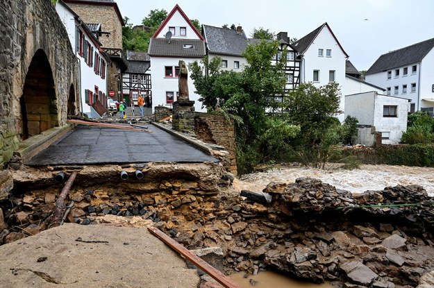 Powodzie w Nadrenii-Północnej Westfalii w Niemczech /Friedemann Vogel /PAP/EPA